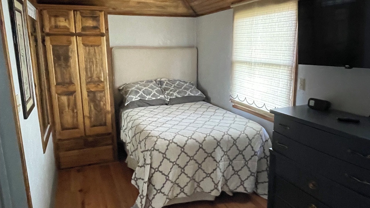 Photo of Bedroom in Lazear
