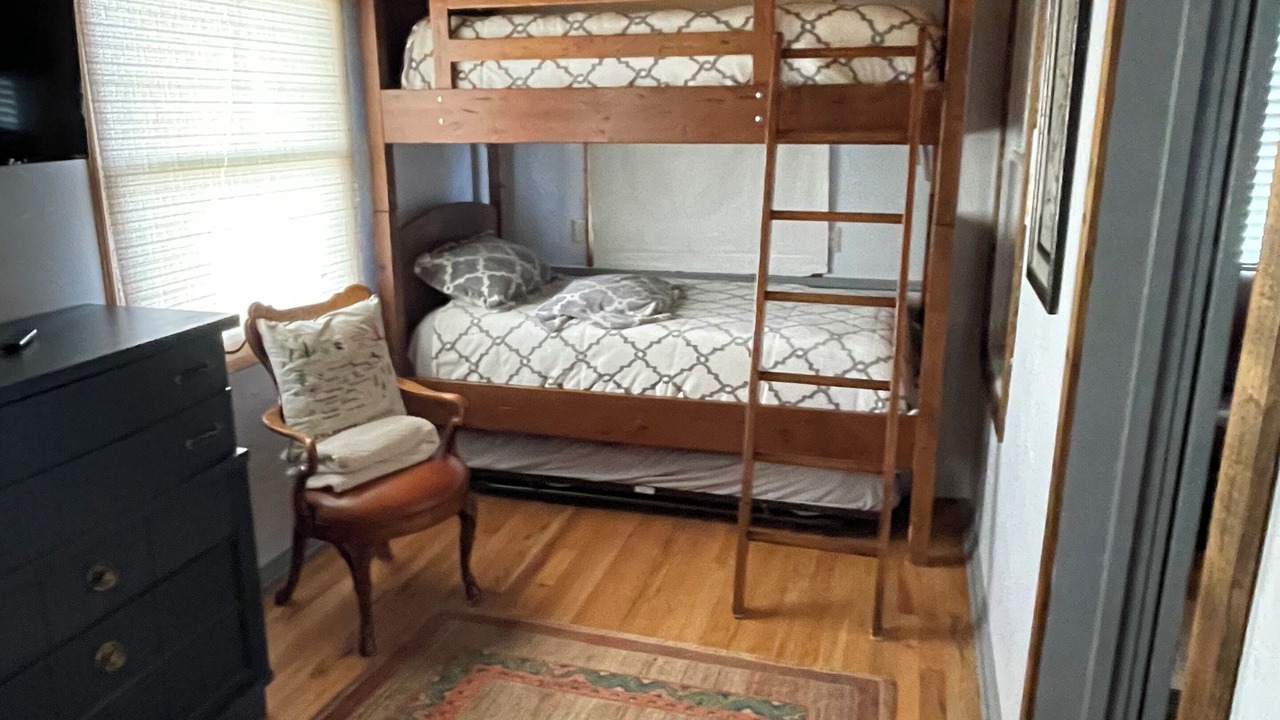 Photo of Bedroom in Lazear
