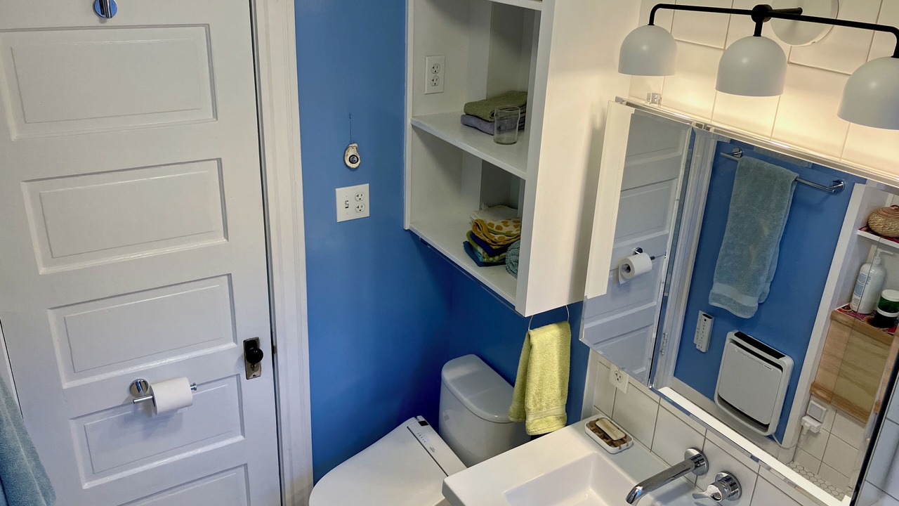 Photo of Bathroom in Alamo Placita
