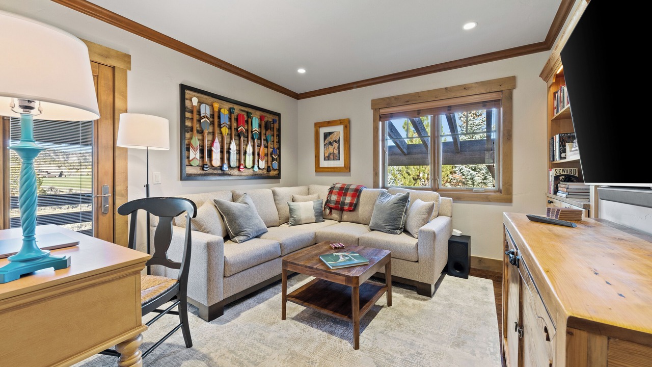 Photo of Livingroom in Eagle