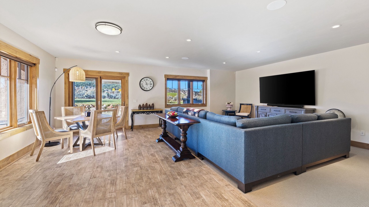 Photo of Livingroom in Eagle