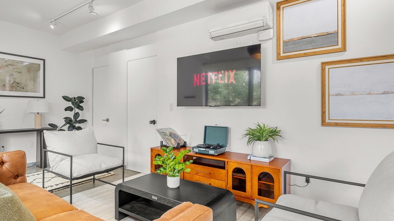 Photo of Livingroom in Curtis Park