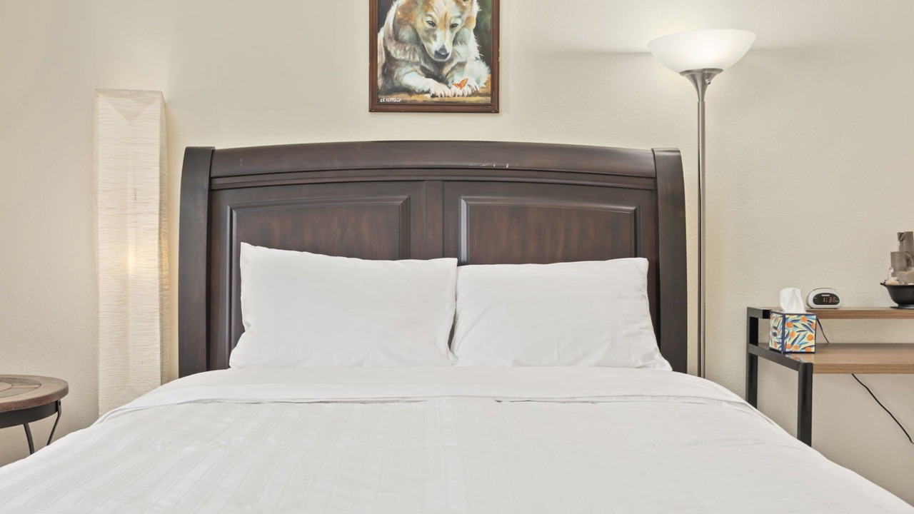 Photo of Bedroom in Glenwood Grove - North Iris