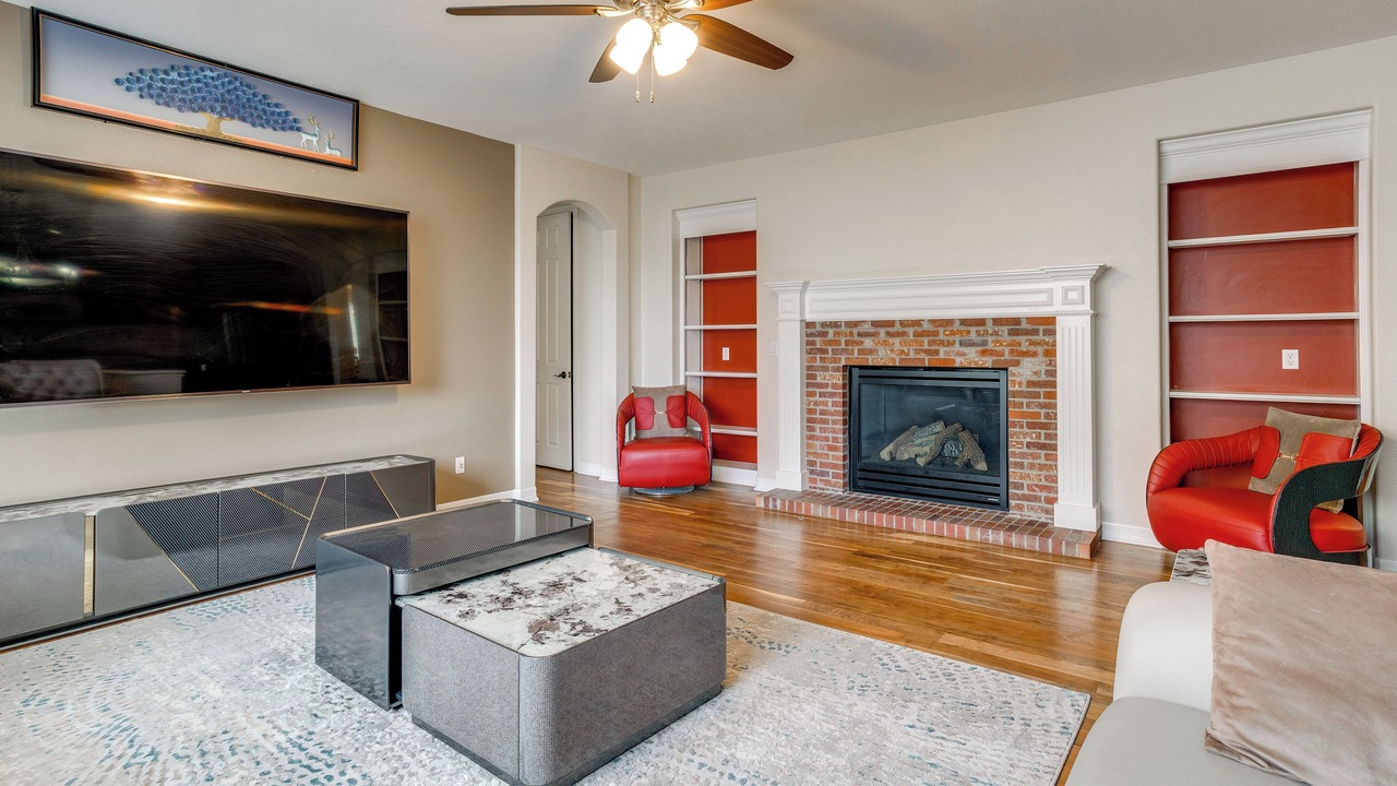 Photo of Livingroom in Aurora