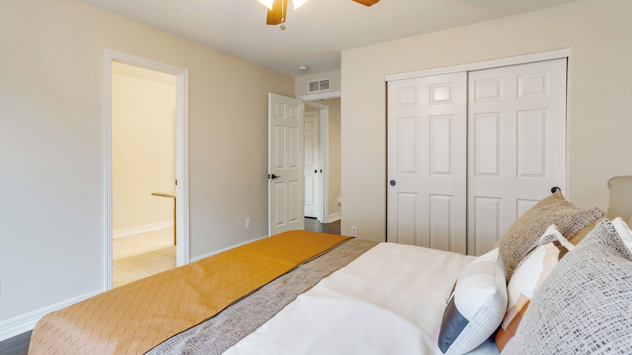 Photo of Bedroom in Aurora