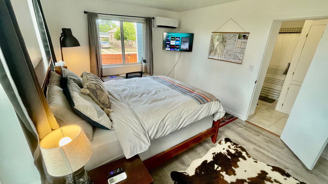 Photo of Bedroom in Elyria Swansea