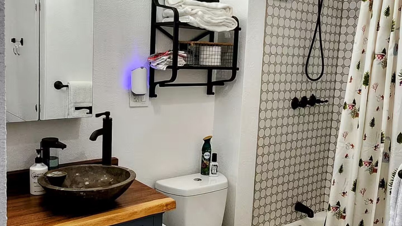 Photo of Bathroom in Elyria Swansea