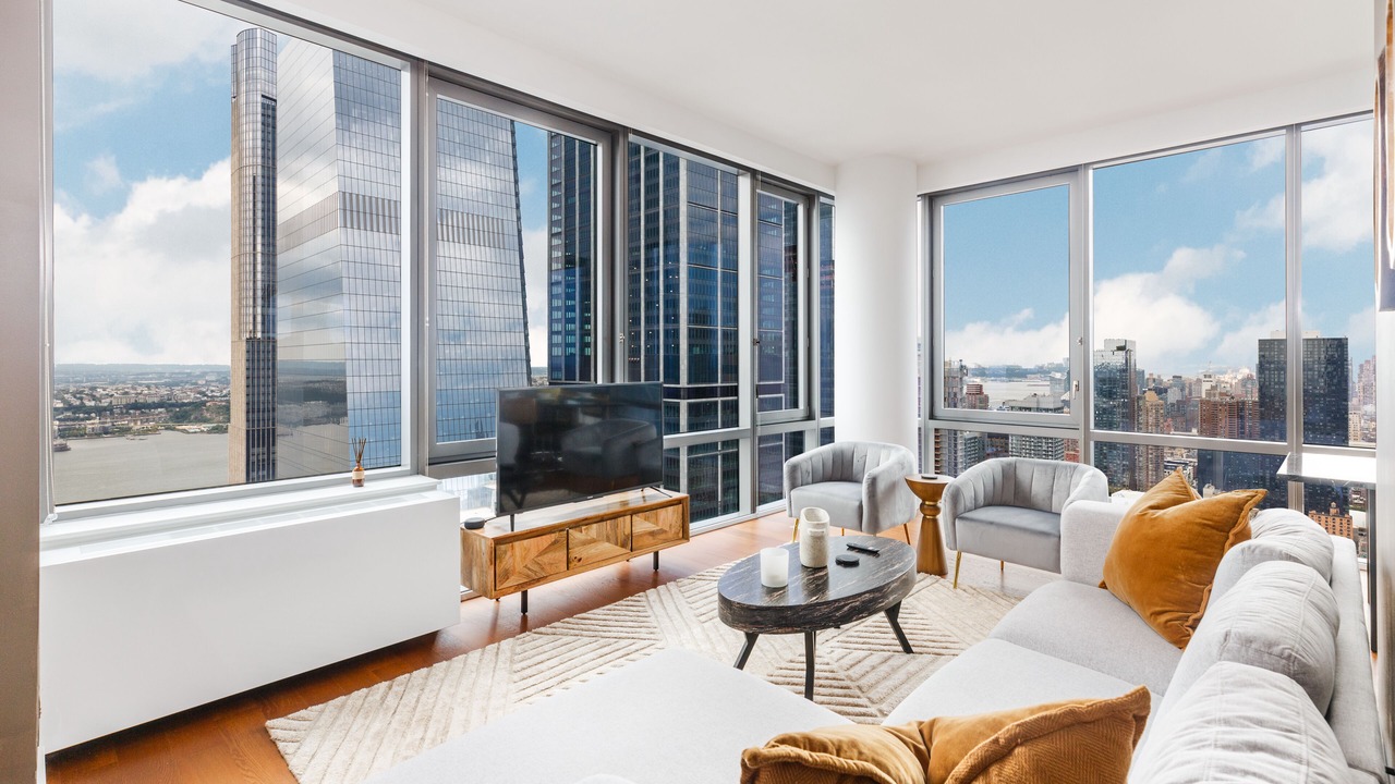 Photo of Livingroom in Theater District
