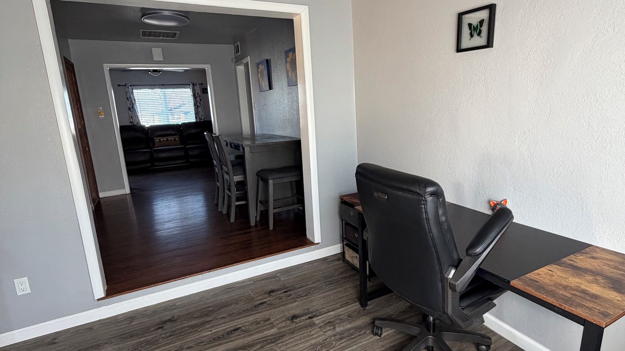 Photo of Bedroom in Mar Lee