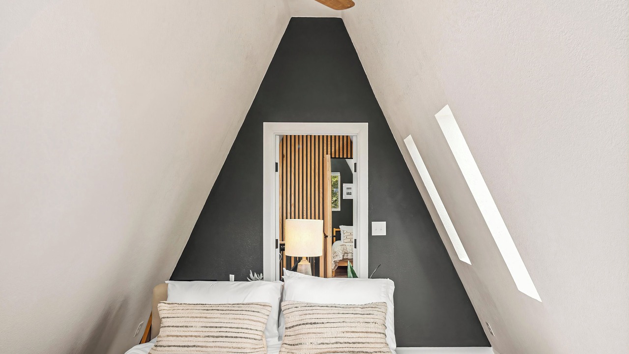 Photo of Bedroom in Stagetop