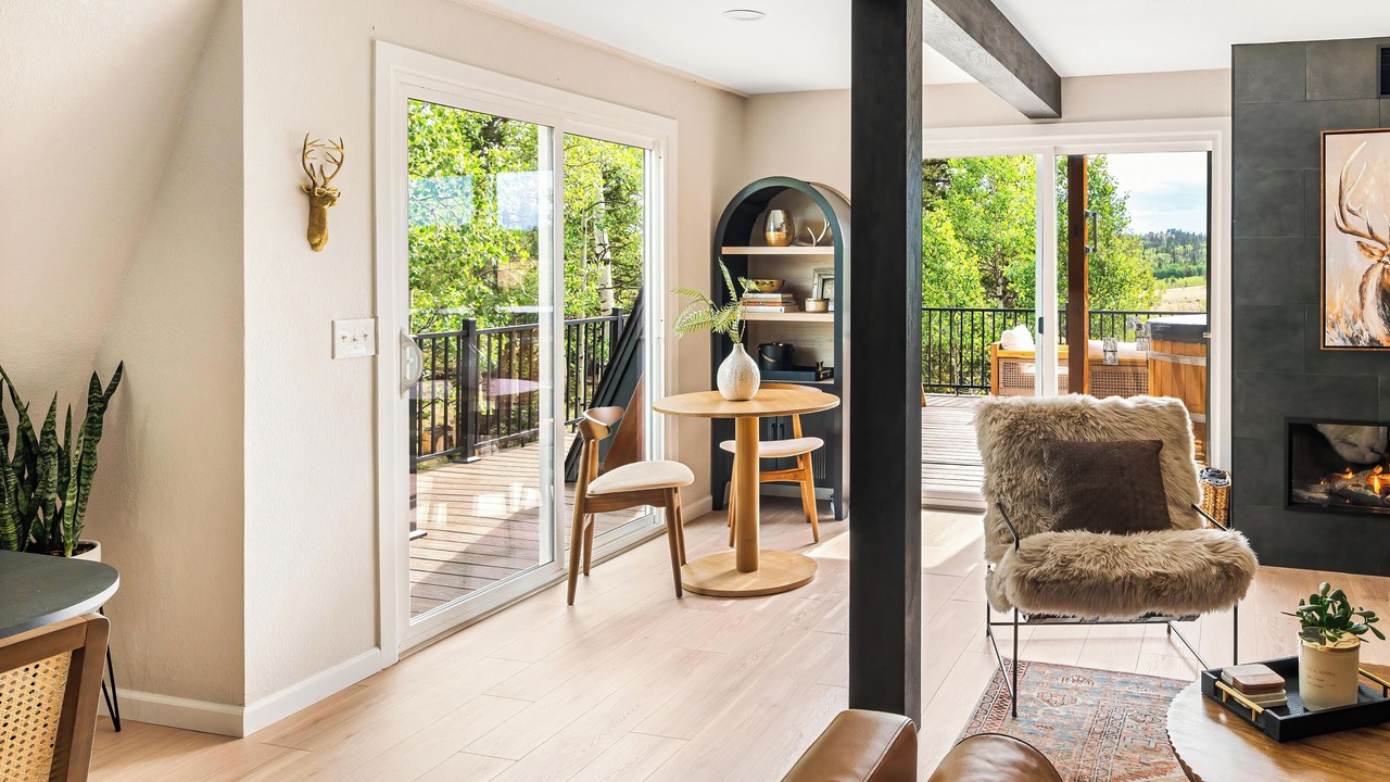 Photo of Livingroom in Stagetop