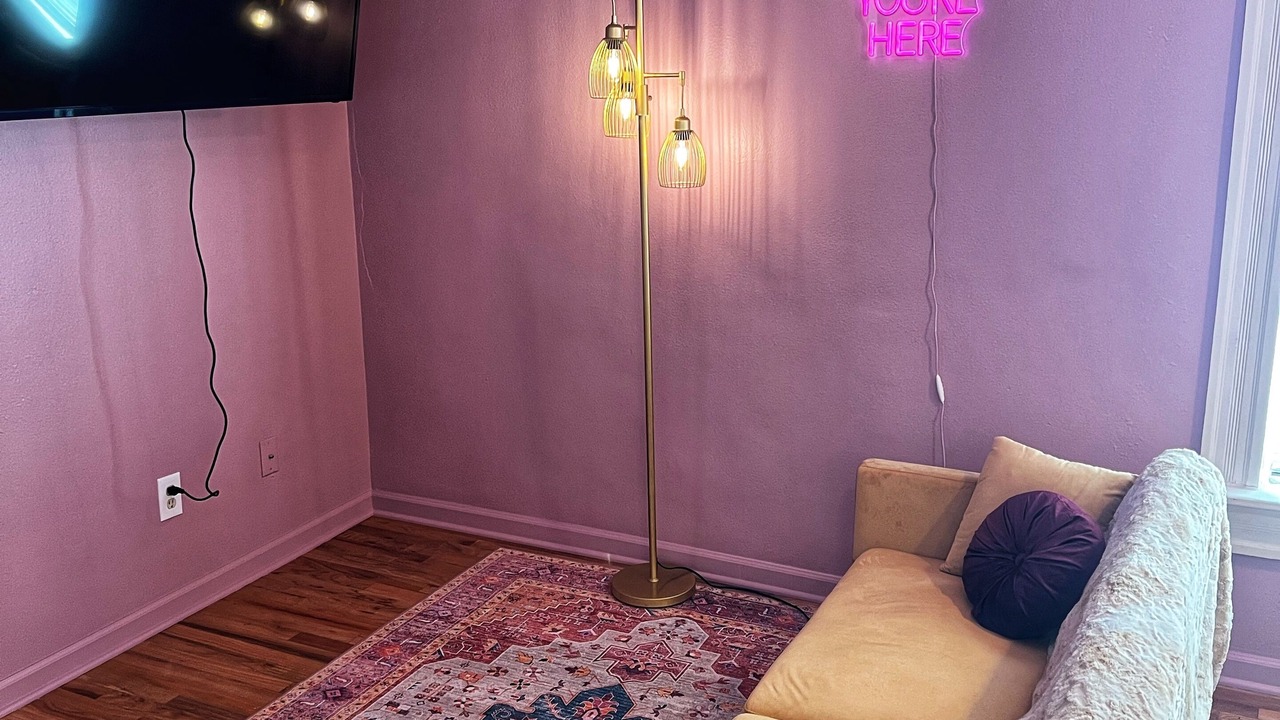 Photo of Livingroom in Five Points