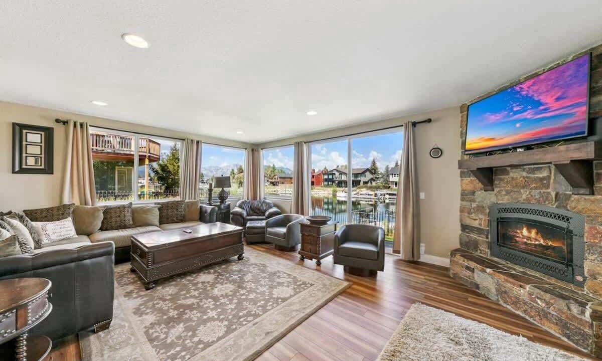 Photo of Livingroom in Tahoe Keys