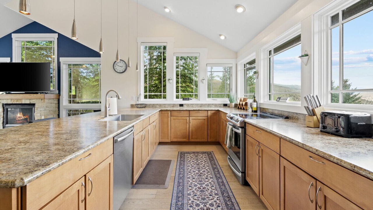 Photo of Kitchen in Edwards