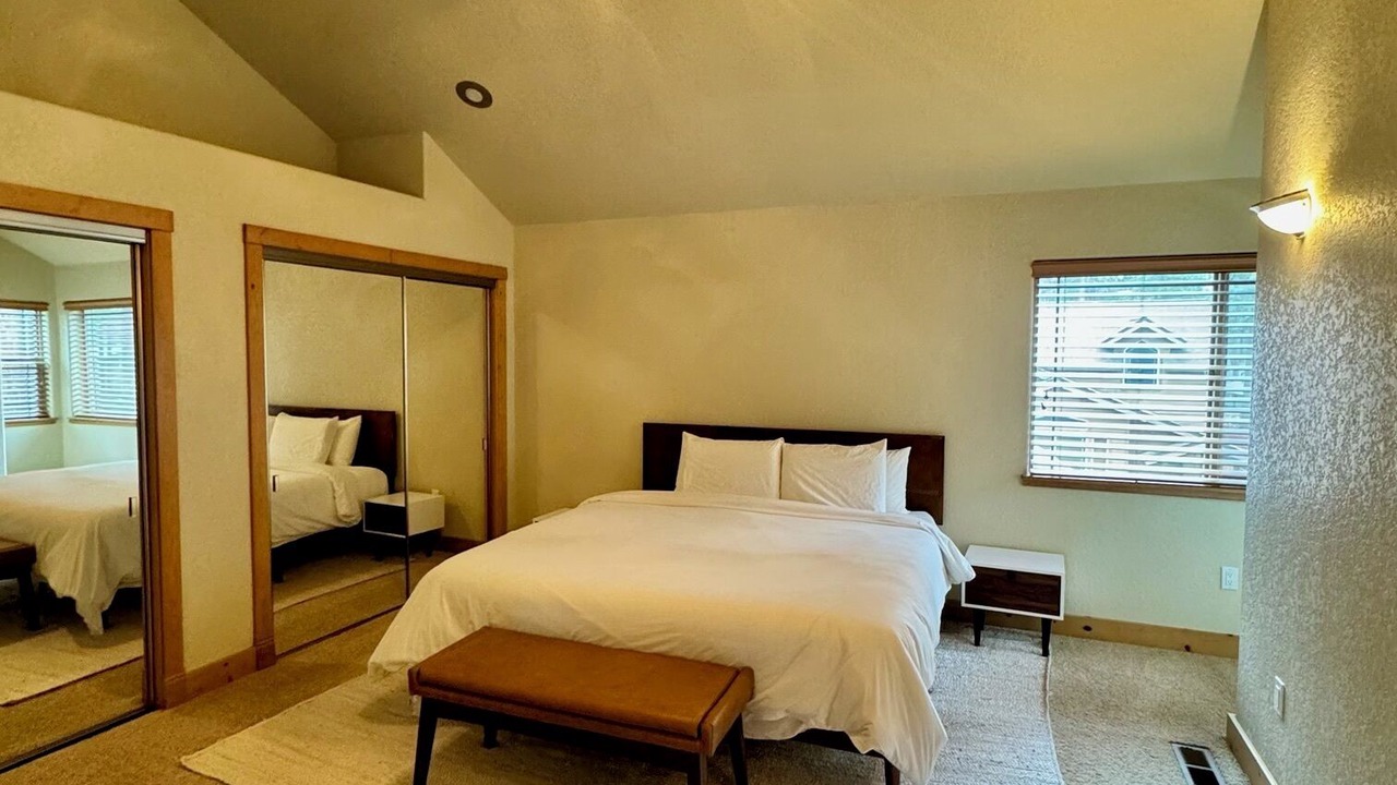 Photo of Bedroom in Tahoe Island