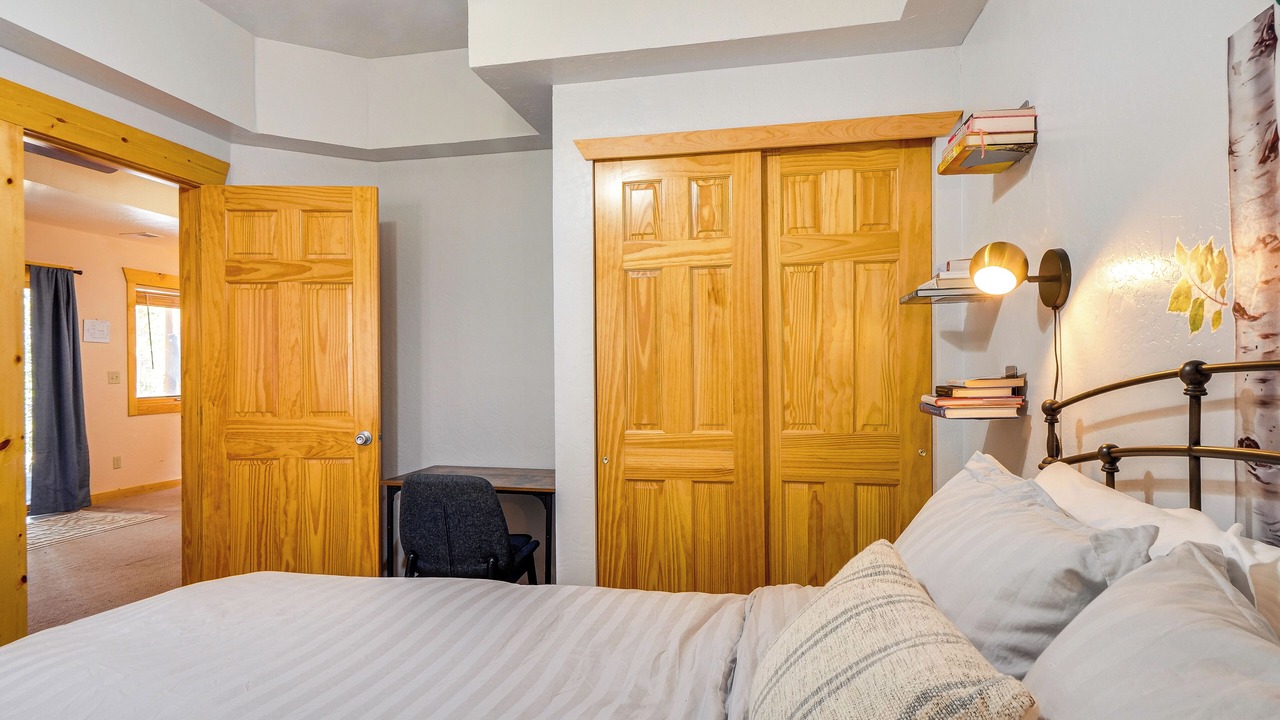 Photo of Bedroom in Valley of the Sun