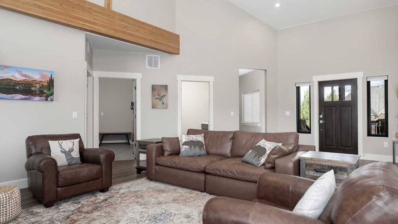 Photo of Livingroom in Grand Elk Ranch