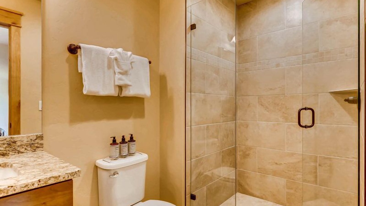 Photo of Bathroom in River Run