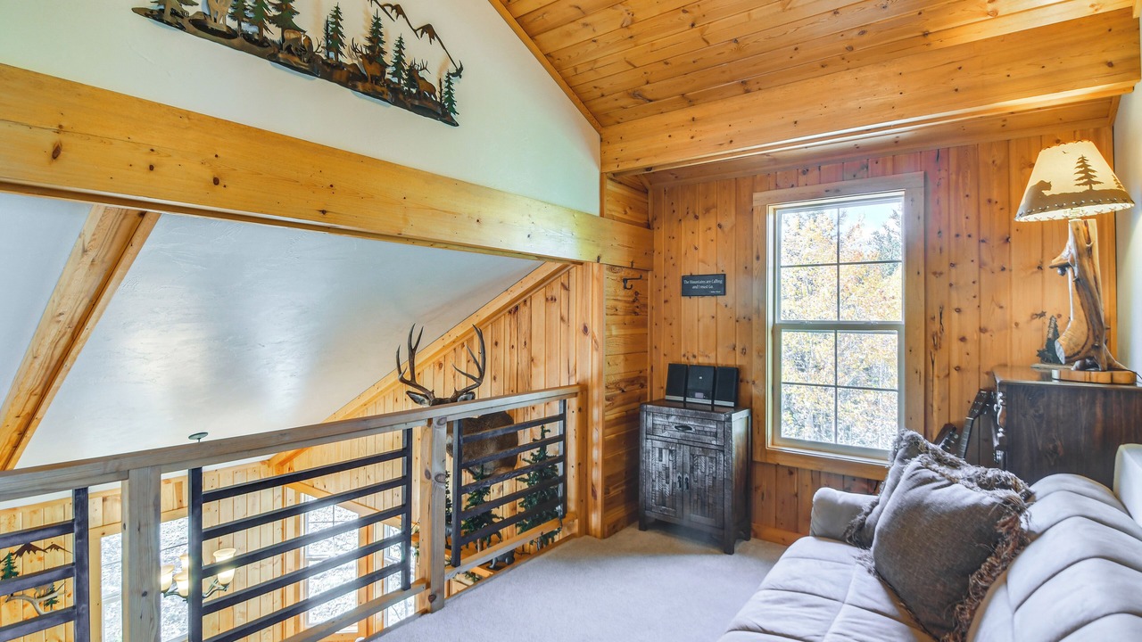 Photo of Livingroom in Indian Mountain
