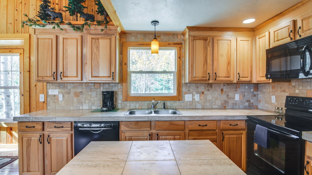 Photo of Kitchen in Indian Mountain