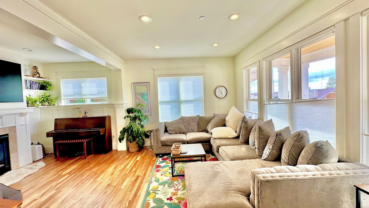 Photo of Livingroom in Whittier