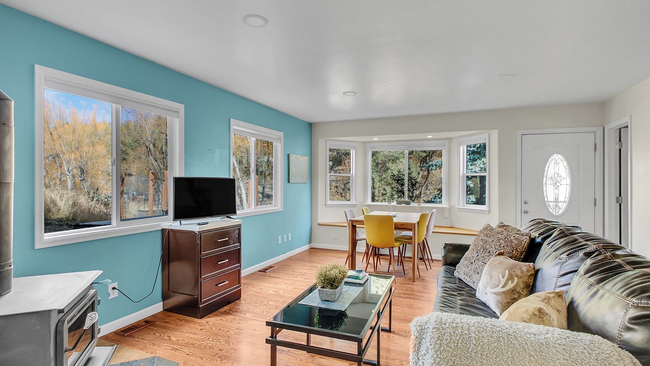 Photo of Livingroom in Evergreen