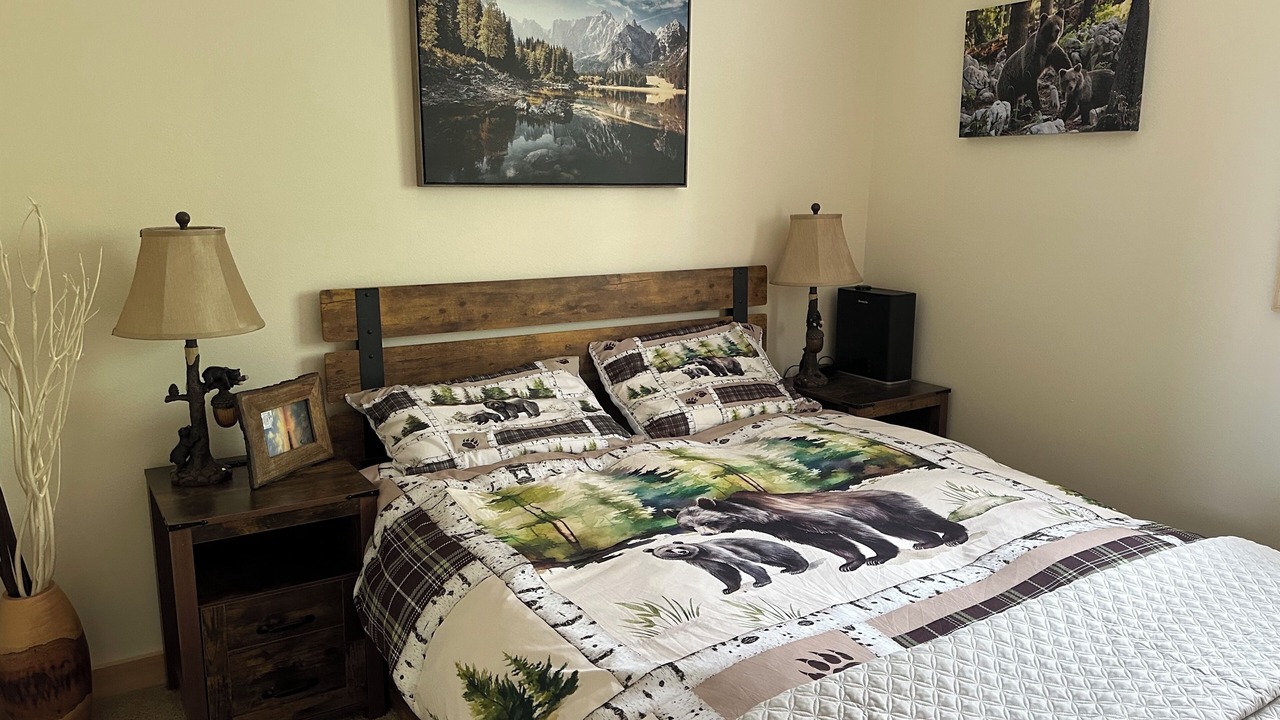 Photo of Bedroom in Michigan Hill