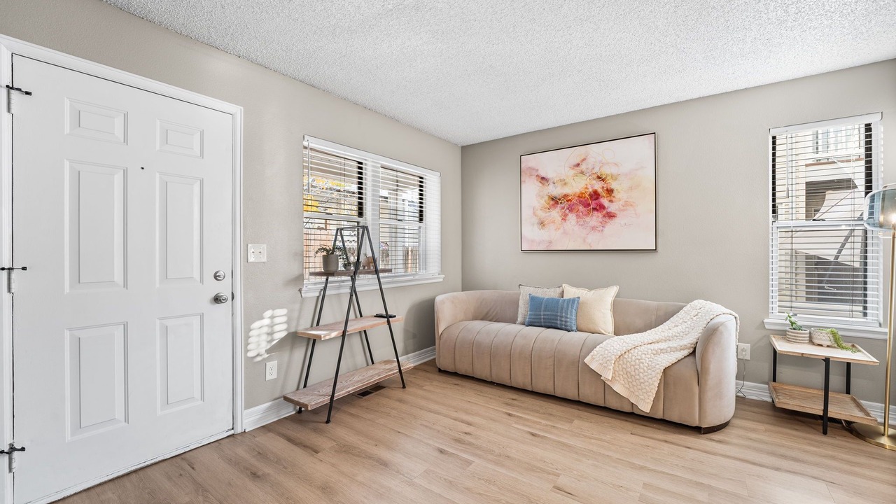 Photo of Livingroom in Tollgate Overlook