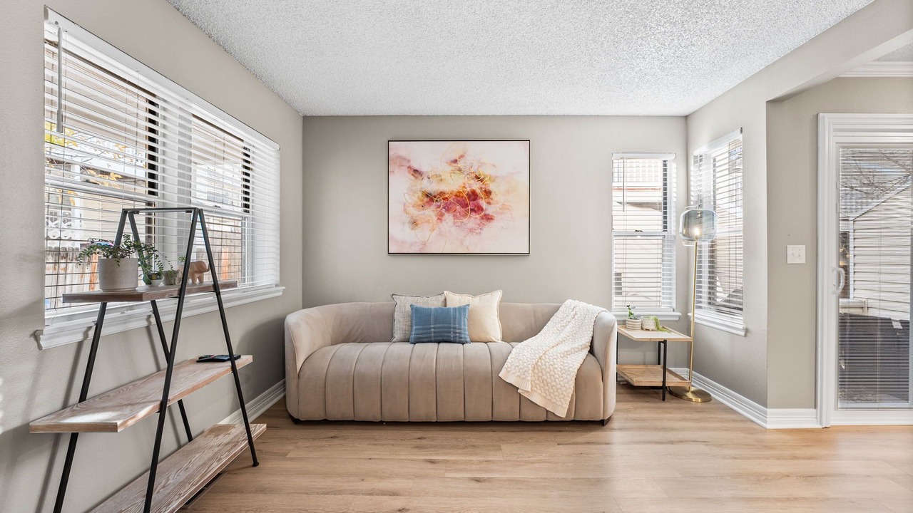 Photo of Livingroom in Tollgate Overlook