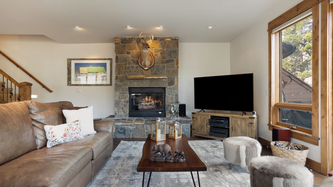 Photo of Livingroom in Highland Meadows