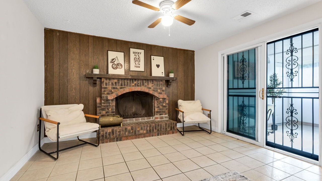 Photo of Livingroom in South Westminster
