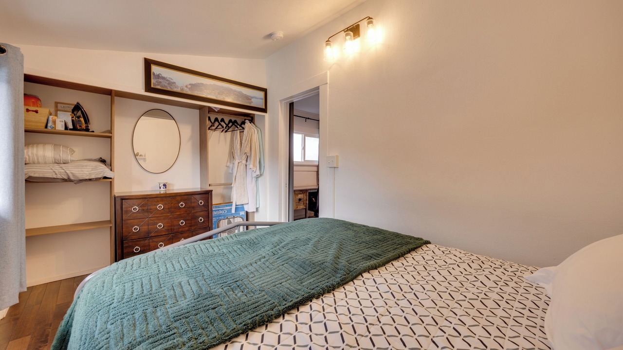 Photo of Bedroom in Old North End