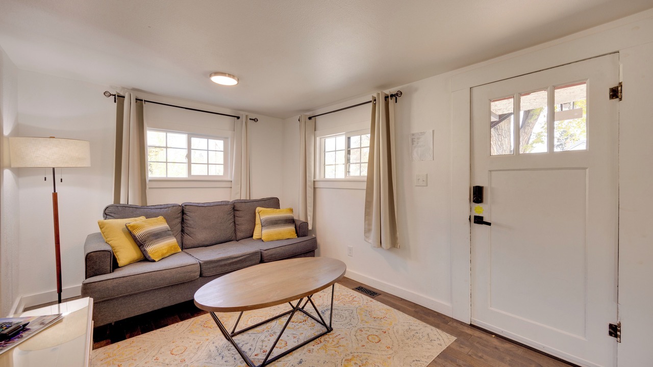 Photo of Livingroom in Old North End