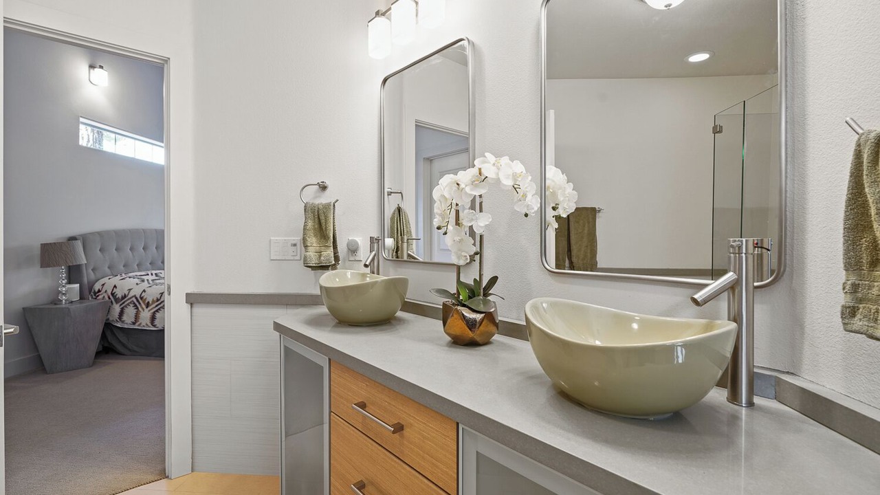 Photo of Bathroom in Al Tahoe
