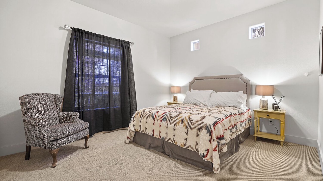 Photo of Bedroom in Al Tahoe