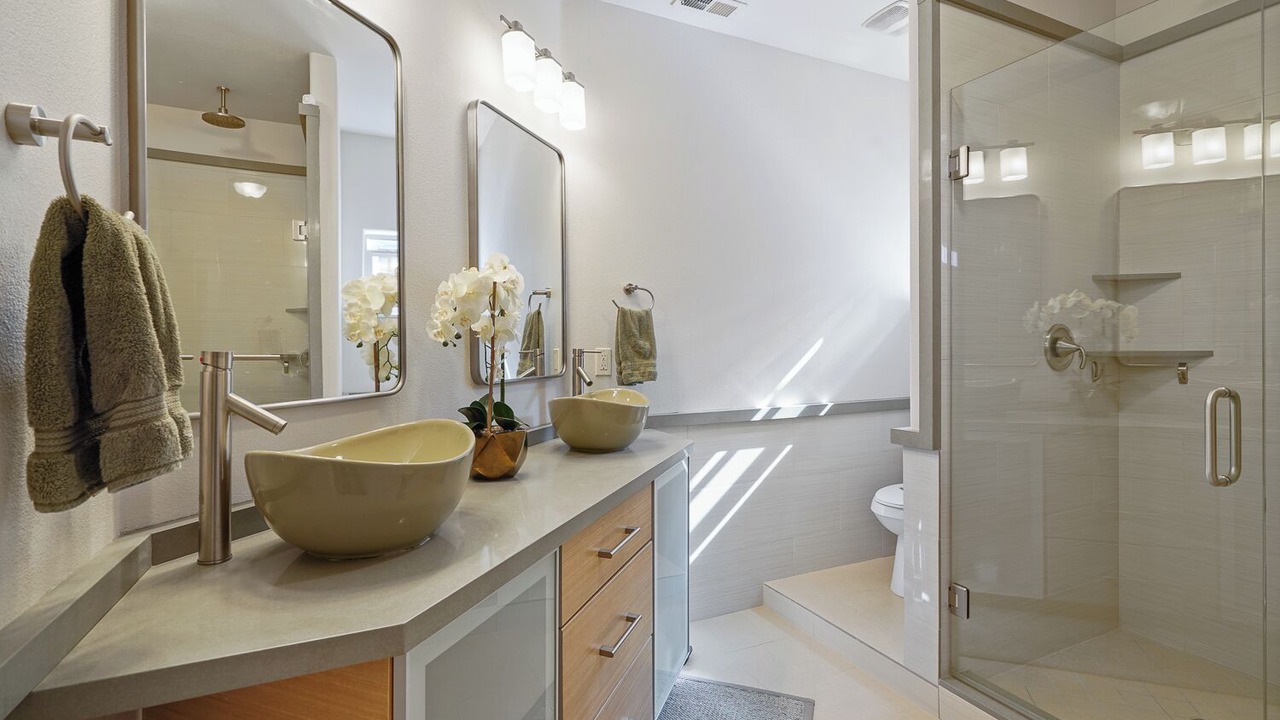 Photo of Bathroom in Al Tahoe