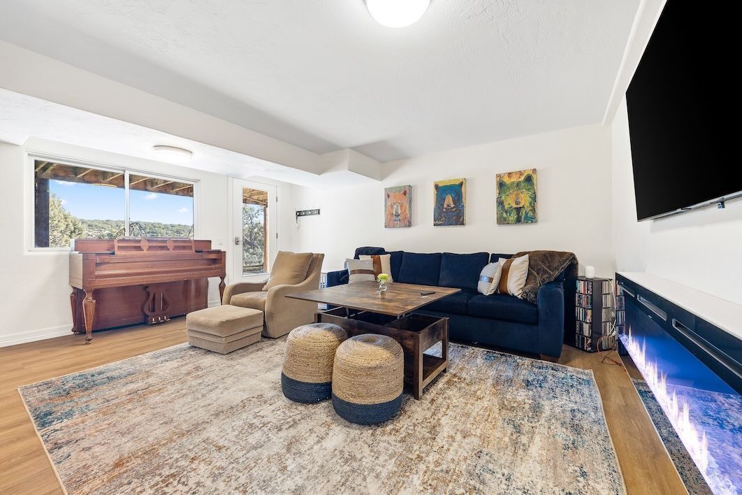 Photo of Livingroom in Eagle
