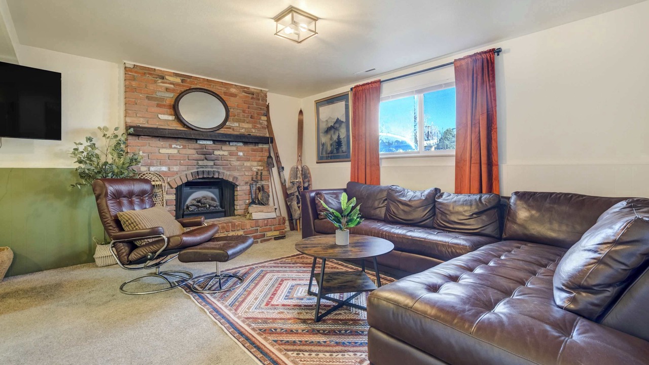 Photo of Livingroom in Pleasant Valley