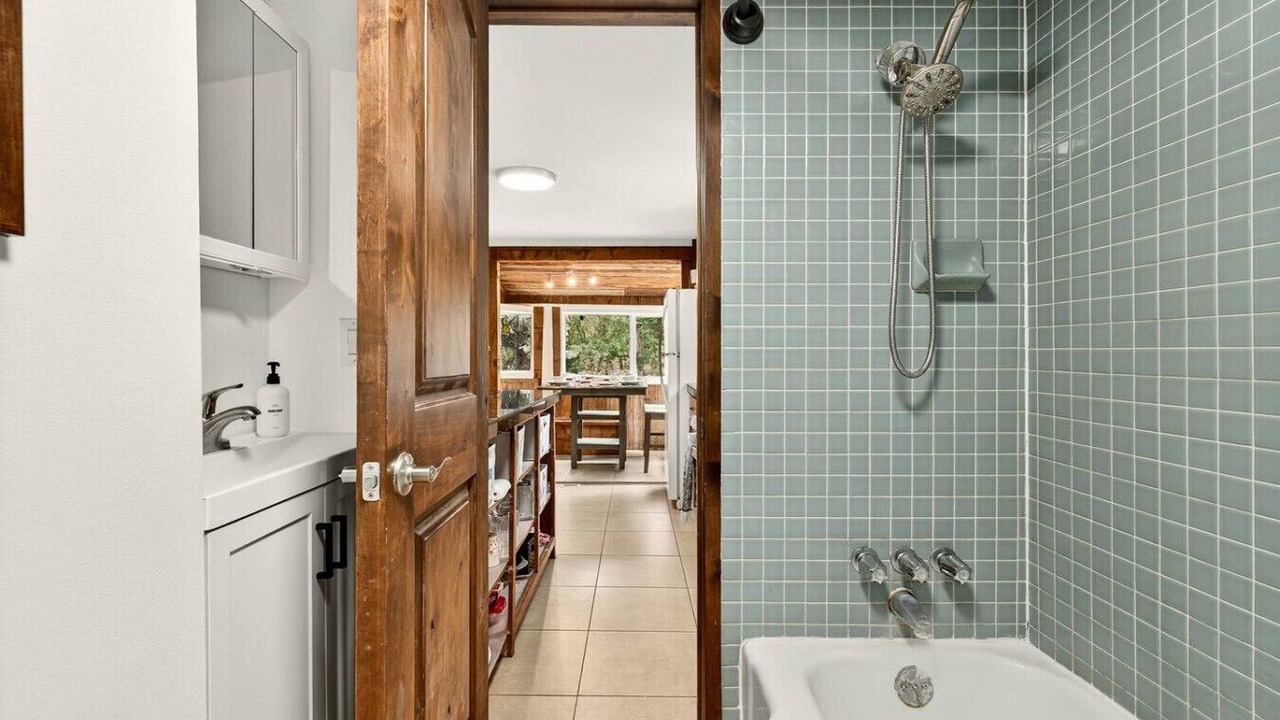 Photo of Bathroom in Idledale
