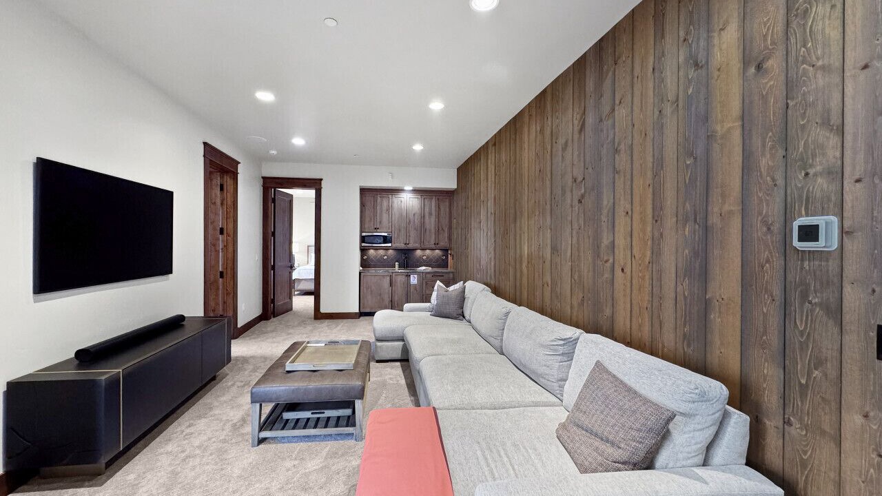 Photo of Bedroom in Edwards