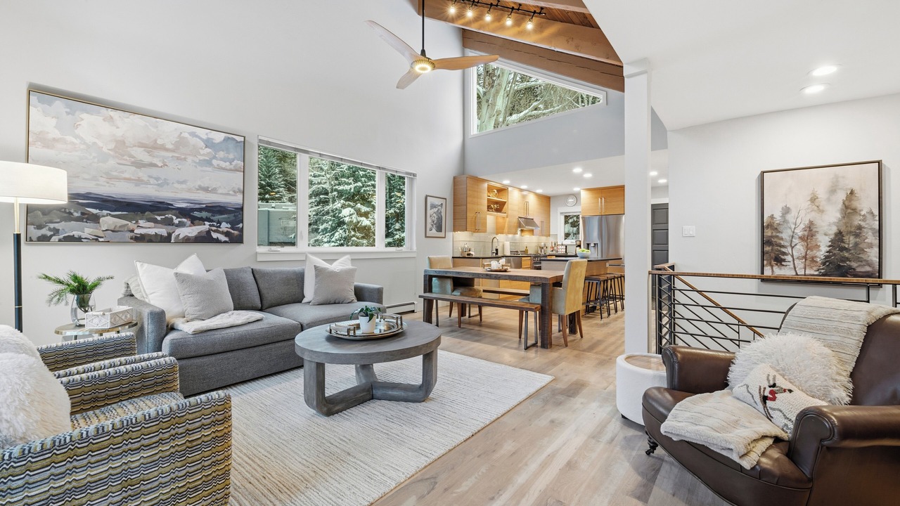Photo of Livingroom in Intermountain