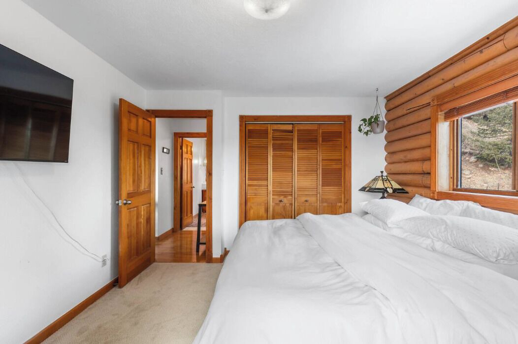 Photo of Bedroom in Shadow Mountain