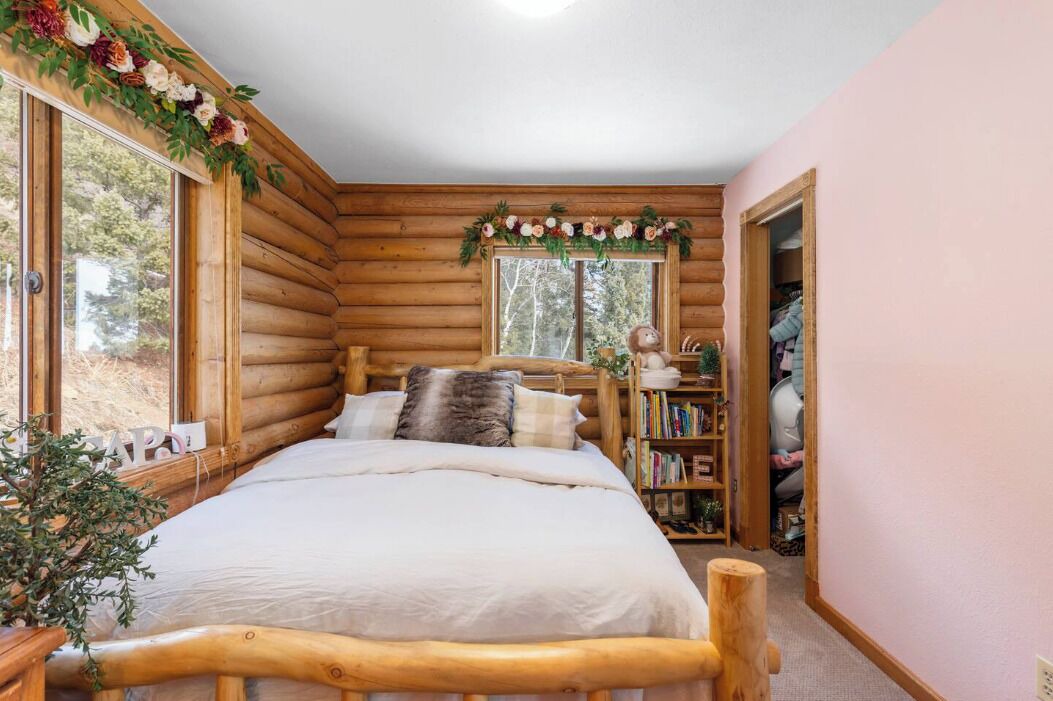 Photo of Bedroom in Shadow Mountain