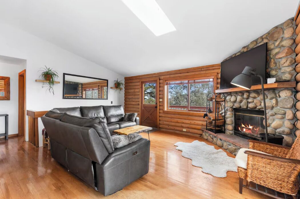 Photo of Livingroom in Shadow Mountain