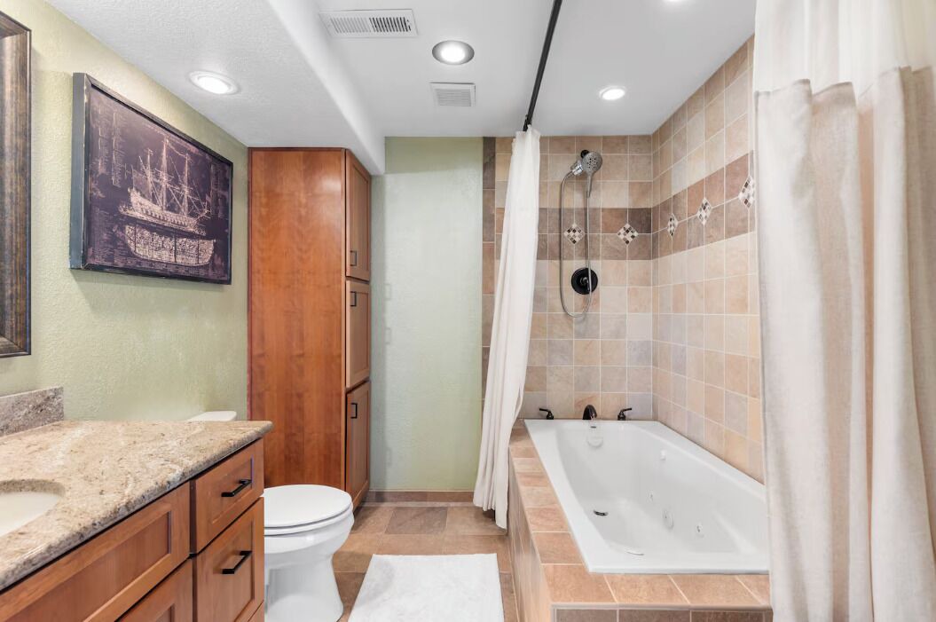 Photo of Bathroom in Shadow Mountain