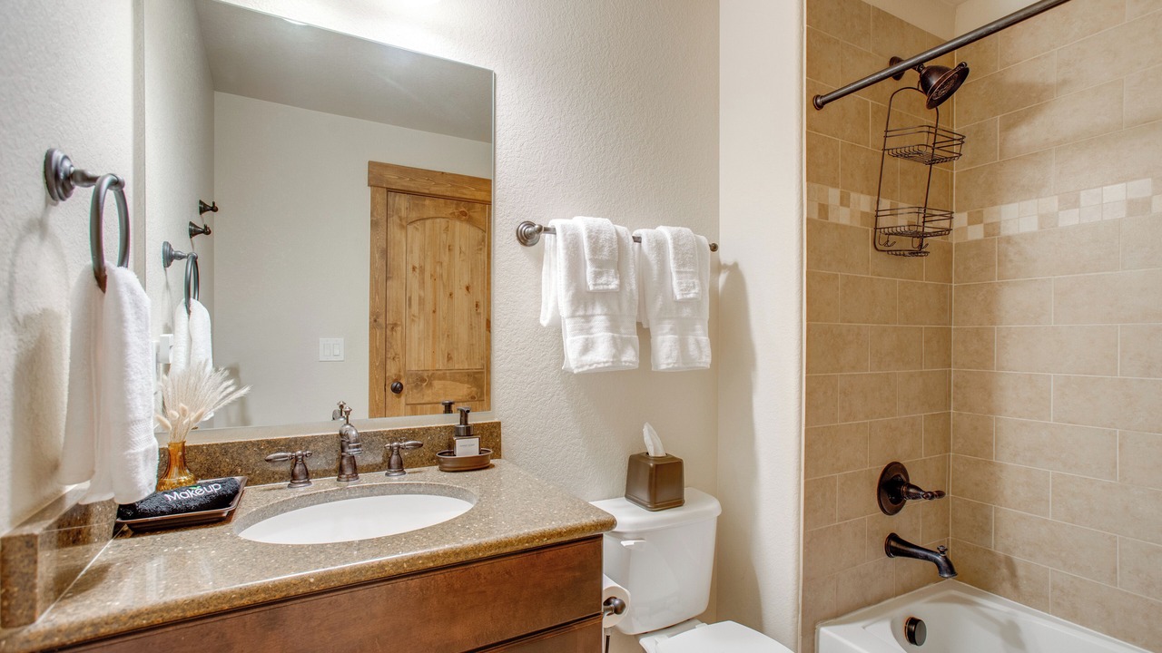 Photo of Bathroom in Rendezvous