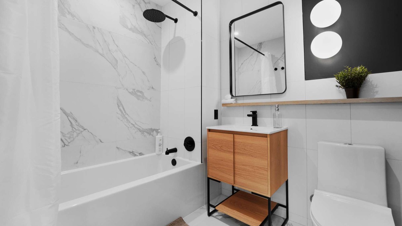 Photo of Bathroom in Greenpoint