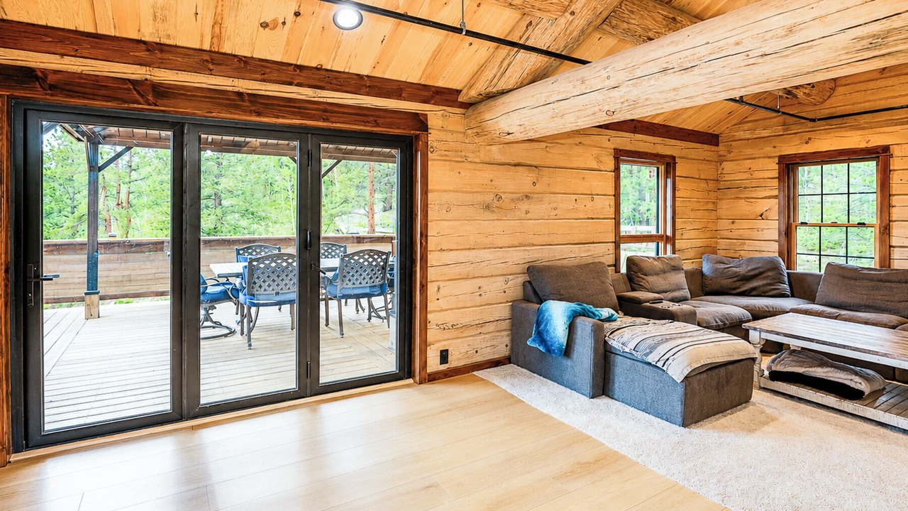Photo of Livingroom in Black Hawk