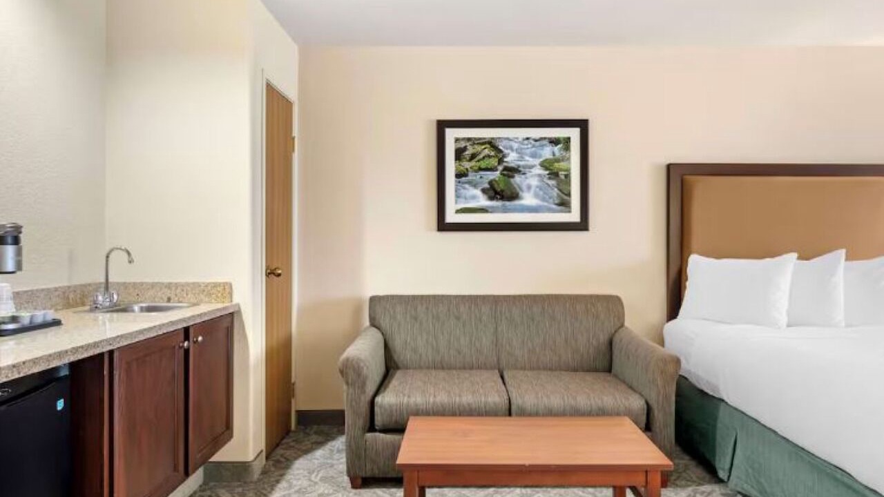 Photo of Bedroom in Eagle