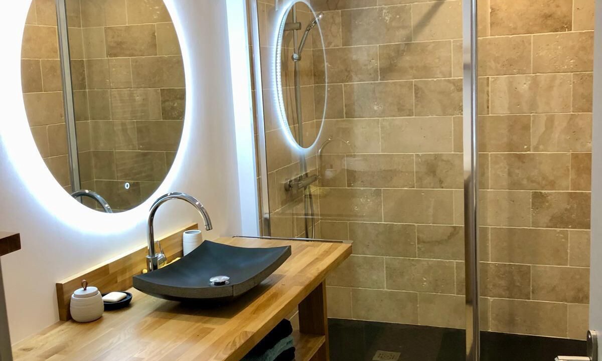 Photo of Bathroom in Montmin
